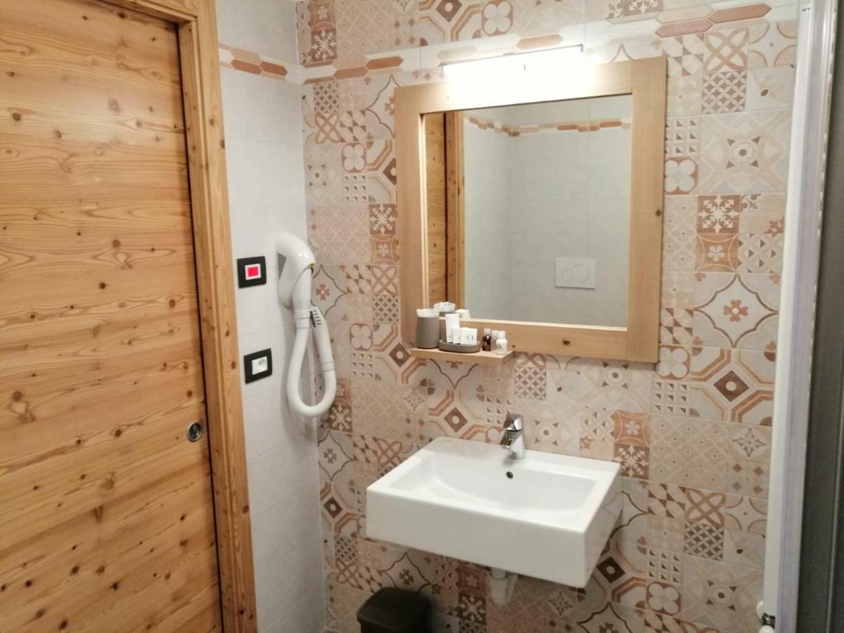 Le 4 Stagioni Hotel Cavedago Ngoại thất bức ảnh